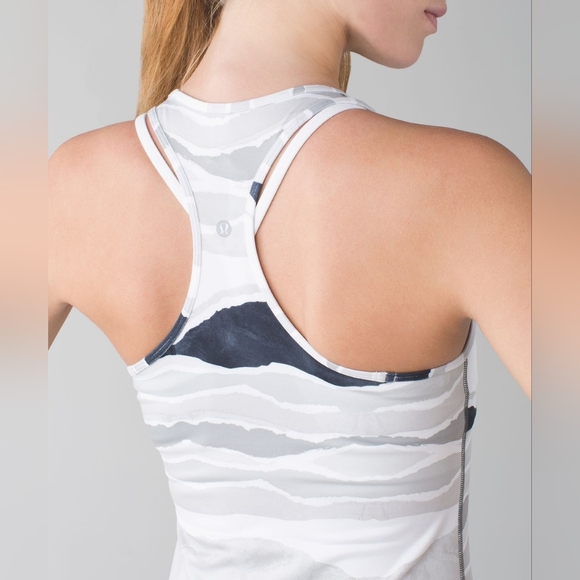 Lululemon Cool RacerbackBleacher Stripe White Black Size 8 - Picture 2 of 6